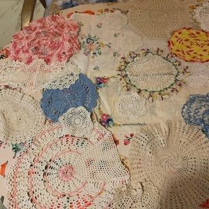 Large lot of vintage crocheted doilies